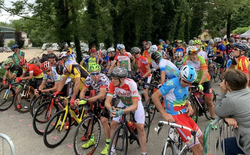 Licence cycliste : FFC, UFOLEP, Audax… laquelle choisir selon votre pratique ?