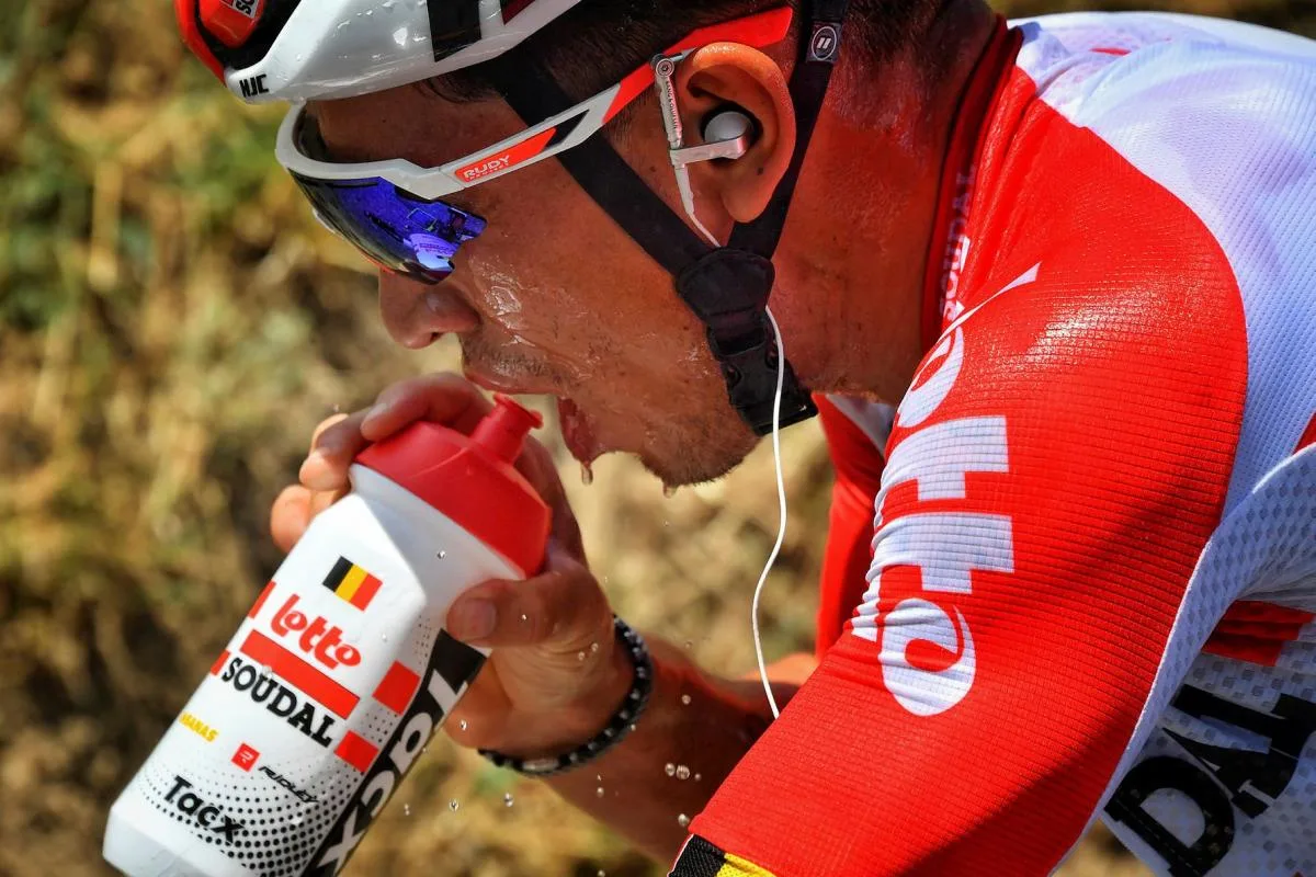 Hydratation du cycliste : tout ce qu'il faut savoir pour ne jamais partir en déficit