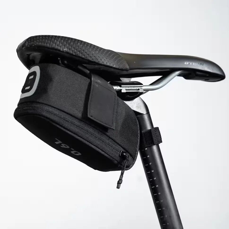Sacoche de selle Decathlon Easy M 0,6L noire